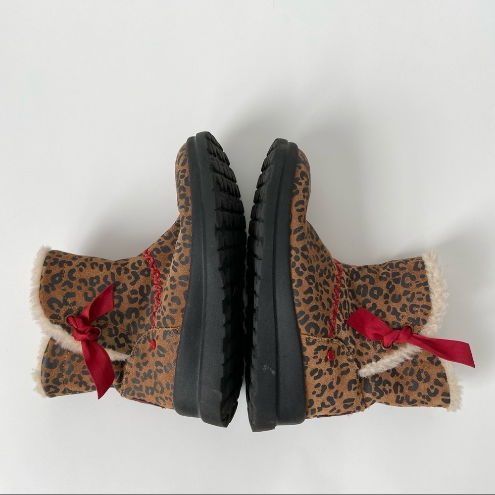 UGG Heart Knotty Leopard Print Boots. Size 5. EUC - Picture 5 of 7
